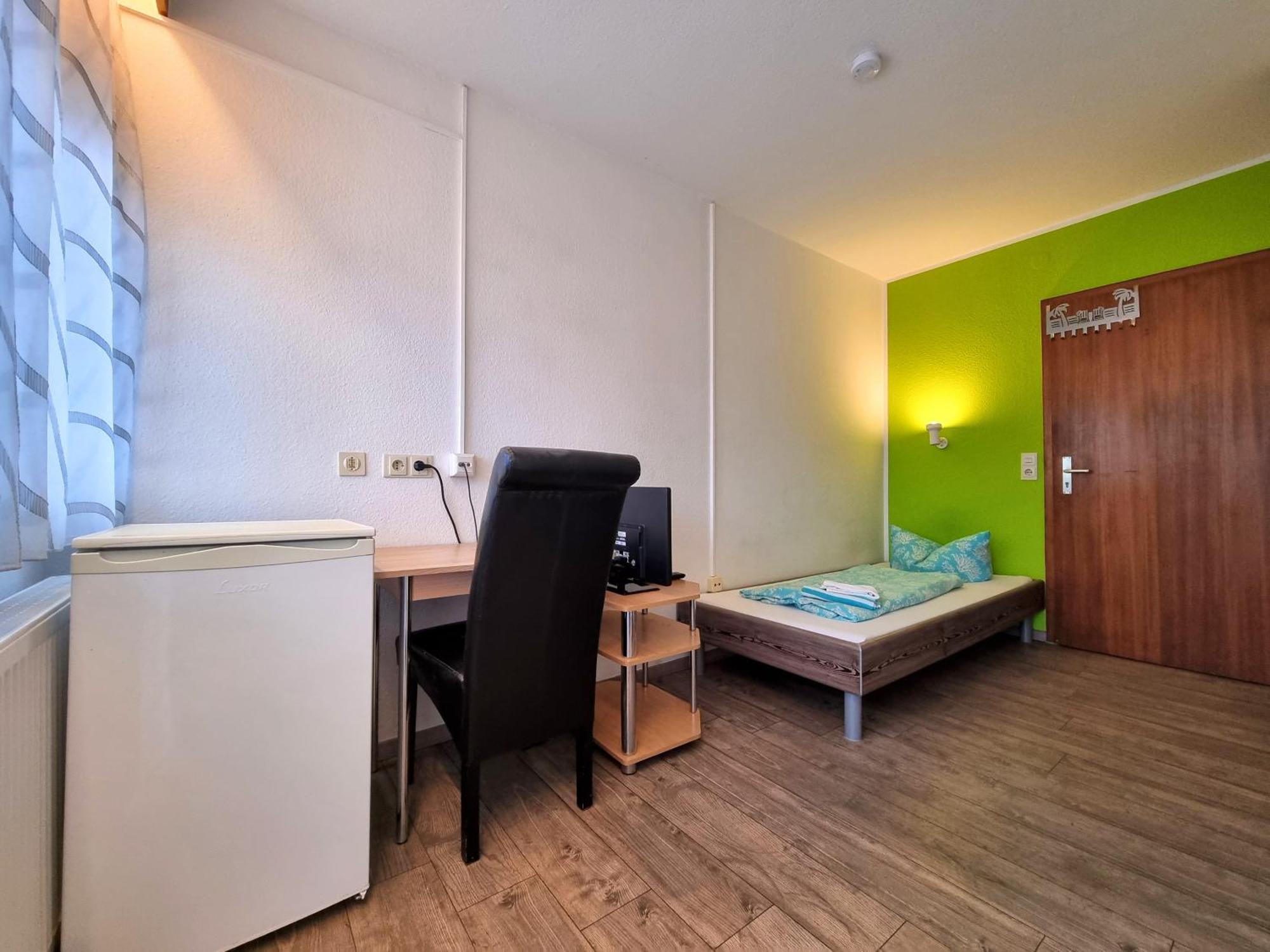 Monteurzimmer - Karlsbad Εξωτερικό φωτογραφία