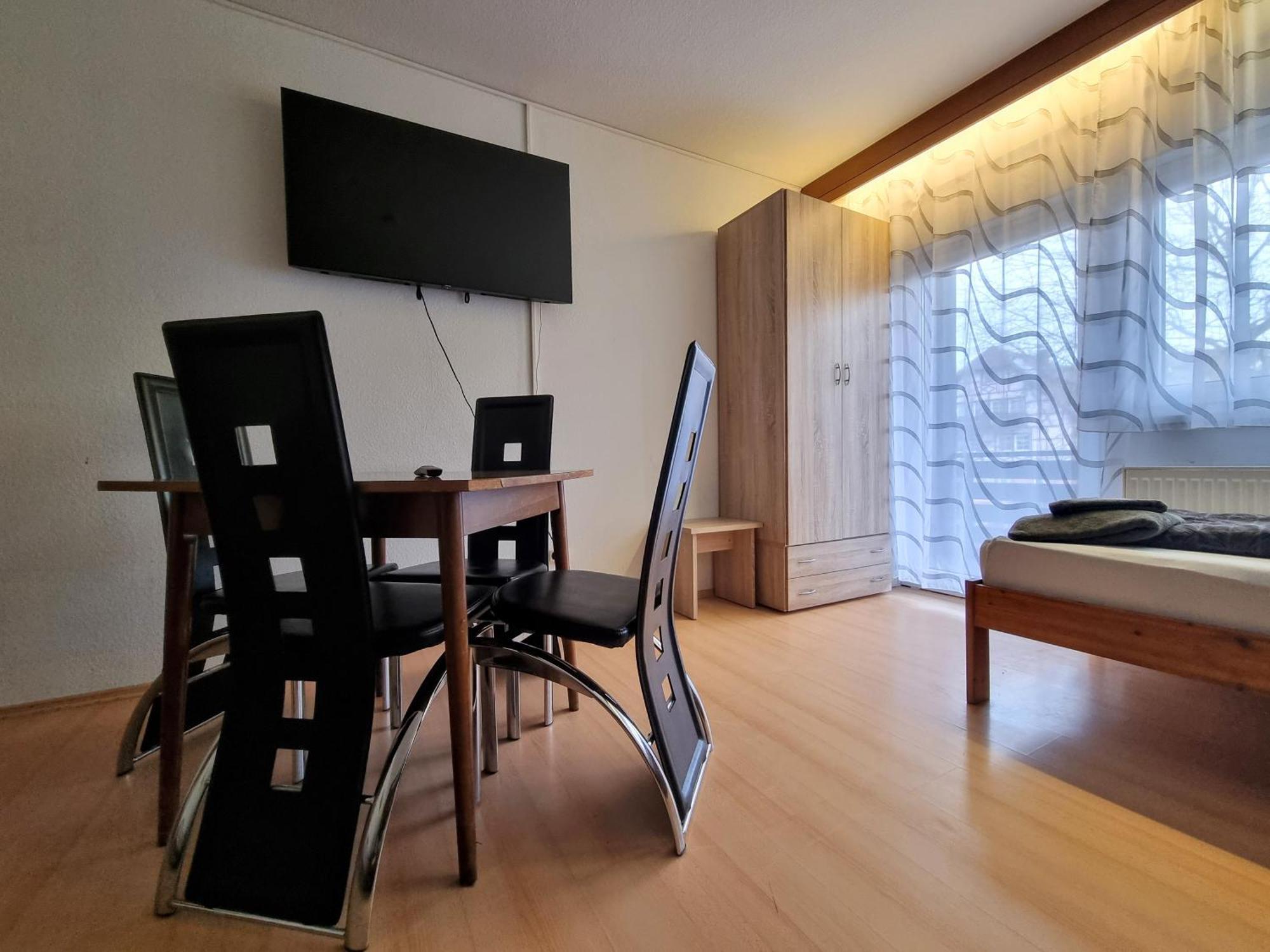 Monteurzimmer - Karlsbad Εξωτερικό φωτογραφία