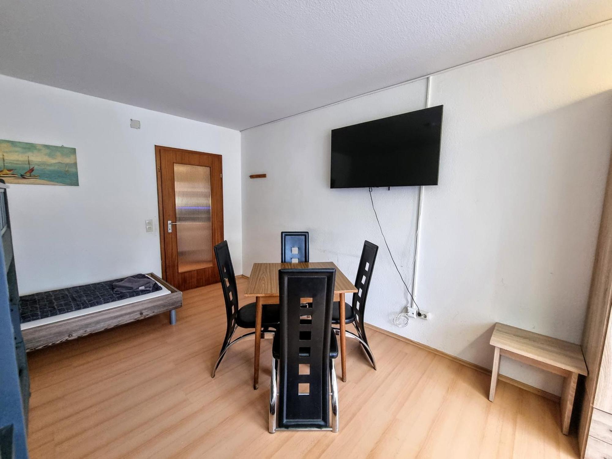 Monteurzimmer - Karlsbad Εξωτερικό φωτογραφία