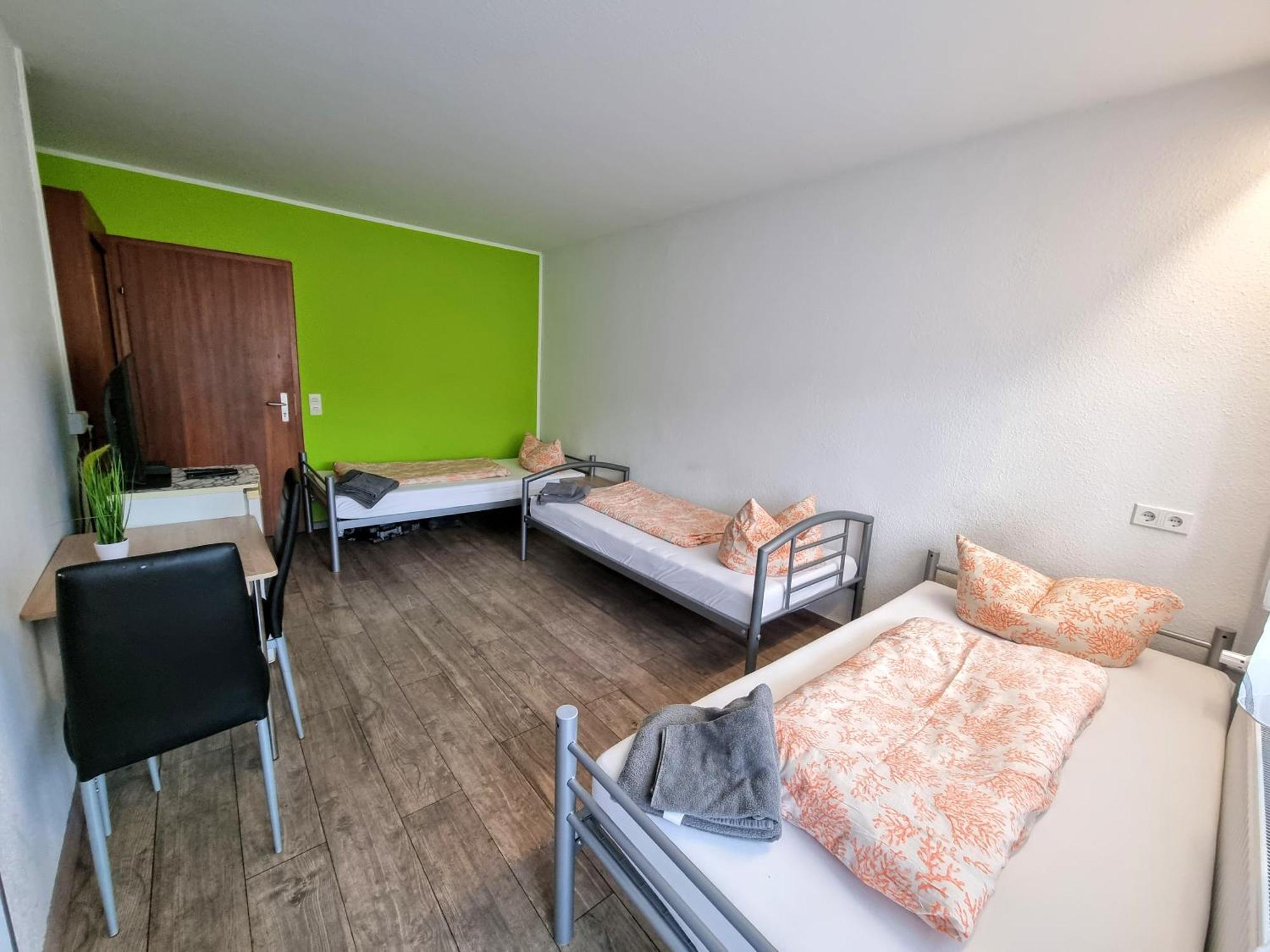 Monteurzimmer - Karlsbad Εξωτερικό φωτογραφία