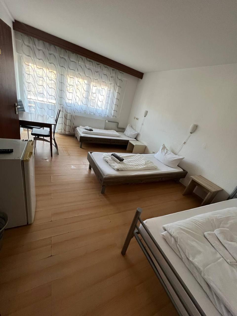 Monteurzimmer - Karlsbad Εξωτερικό φωτογραφία